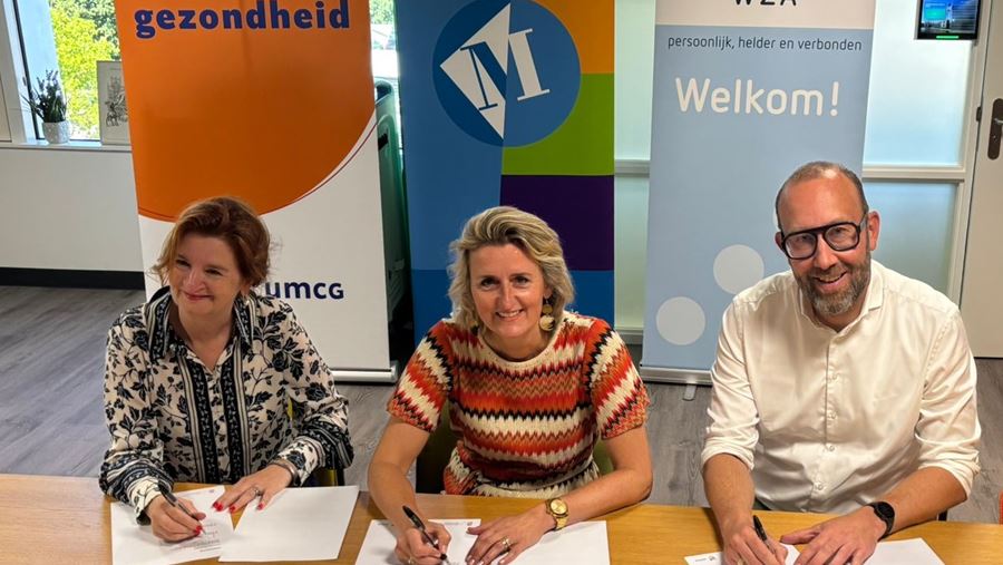 Bestuurders van de drie ziekenhuizen ondertekenen de samenwerkingsovereenkomst Bestuurders van de drie ziekenhuizen ondertekenen de samenwerkingsovereenkomst