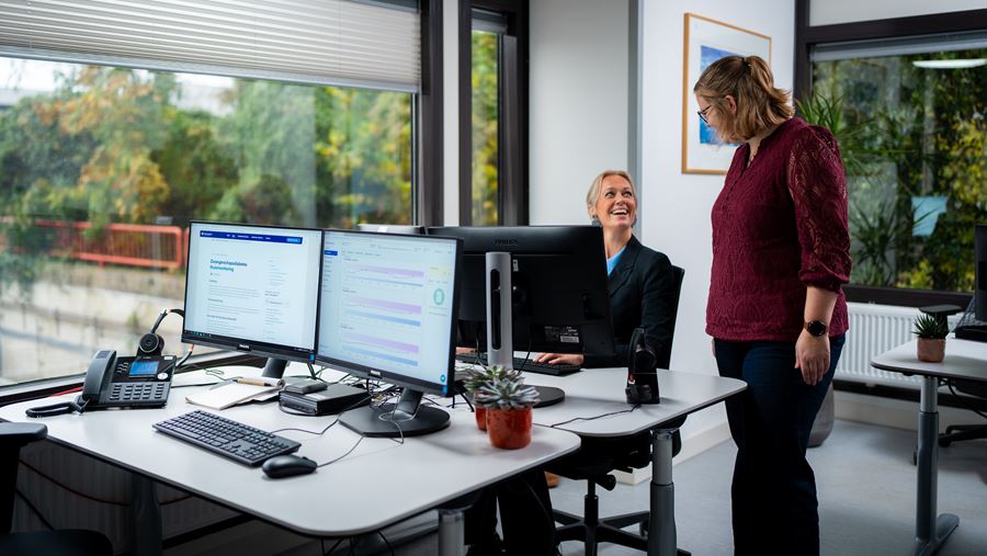 Thuismonitoringsverpleegkundigen aan het werk in het Medisch Service Centrum Thuismonitoringsverpleegkundigen aan het werk in het Medisch Service Centrum