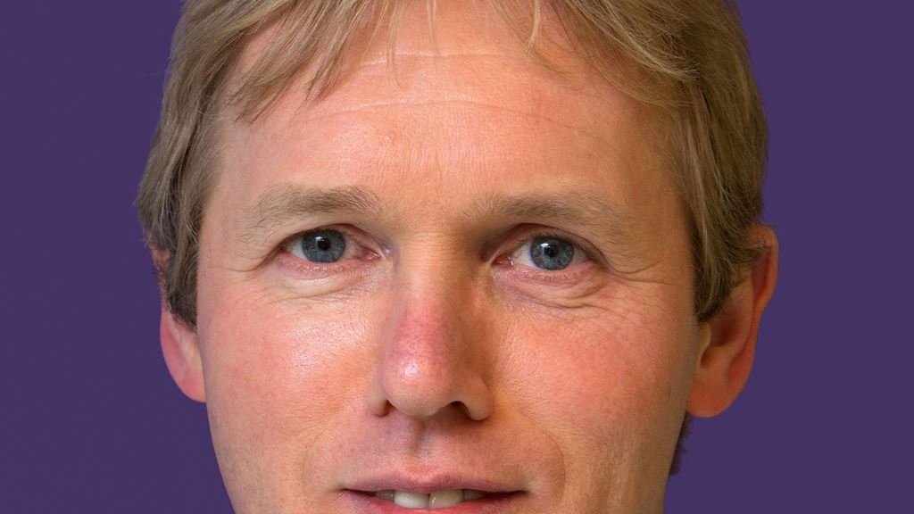 Dhr. E.S. Schut Dhr. E.S. Schut