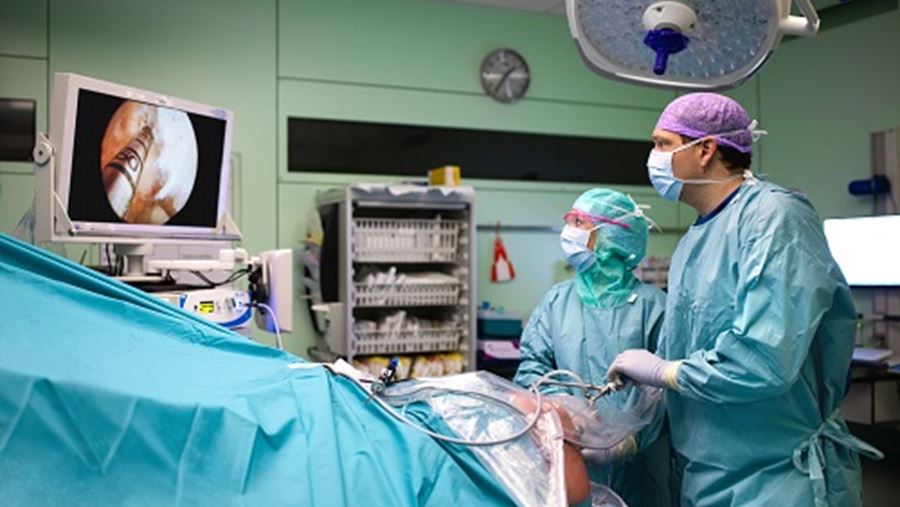 Knie kijkoperatie Maarten Huizinga Knie kijkoperatie Maarten Huizinga